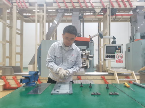 江西中煙廣豐卷煙廠 青年引領(lǐng)技術(shù)革新，學(xué)習(xí)賦能設(shè)備維修新篇章